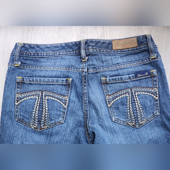 7 for All Mankind Medium Wash Cropped Jeans size 26 Low Rise - Picture 6 of 7